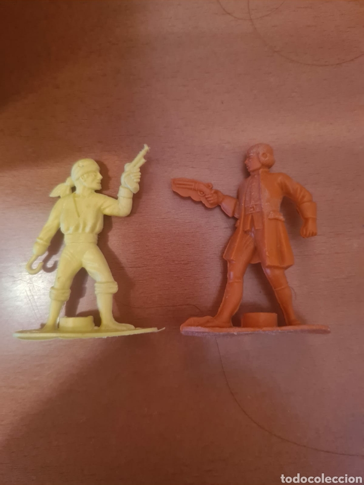 Figuras de goma y PVC: Montaplex piratas - Foto 1