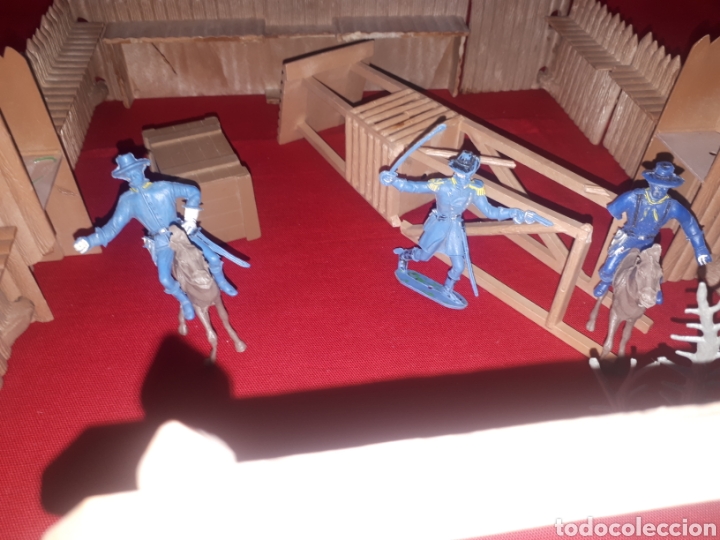 Figuras de goma y PVC: Fort Apache Comansi indio, vaqueros y complementos leer descripci&oacute;n - Foto 9