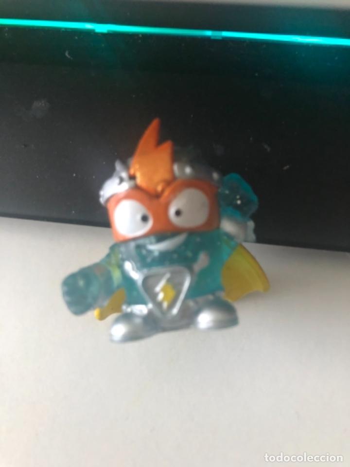 Figuras de goma y PVC: Superthings kid kazoom coche - Foto 2