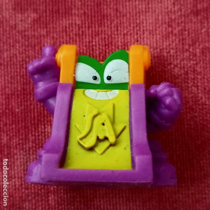 Figuras de goma y PVC: Superthings (Superzings) - Foto 1