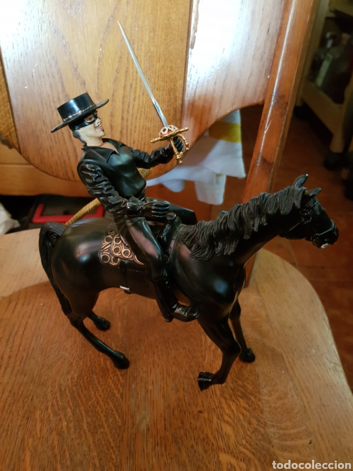 Figuras de goma y PVC: ANTIGUO MU&Ntilde;ECO DE EL ZORRO - Foto 1