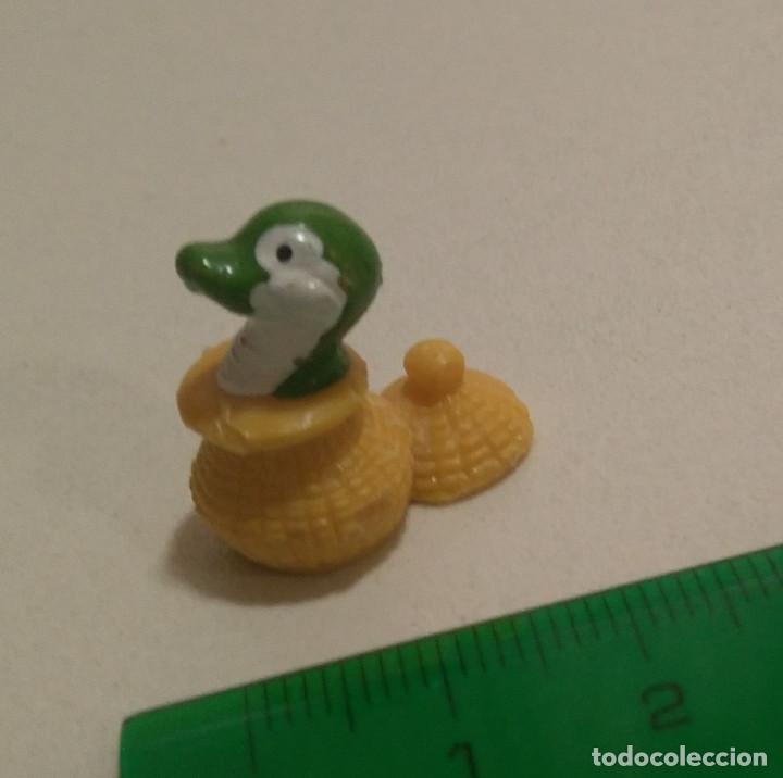 Kinder &Uuml;berraschung: kinder serpiente cesta tibur ali del encantador de serpiente diorama