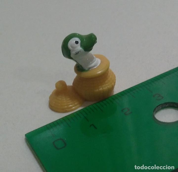 Kinder &Uuml;berraschung: kinder serpiente cesta tibur ali del encantador de serpiente diorama