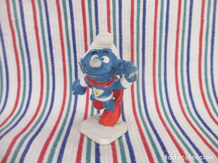 Figuras de goma y PVC: PITUFO SUPER HEROE, SUPERMAN, PEYO SCHLEICH GERMANY - Foto 3