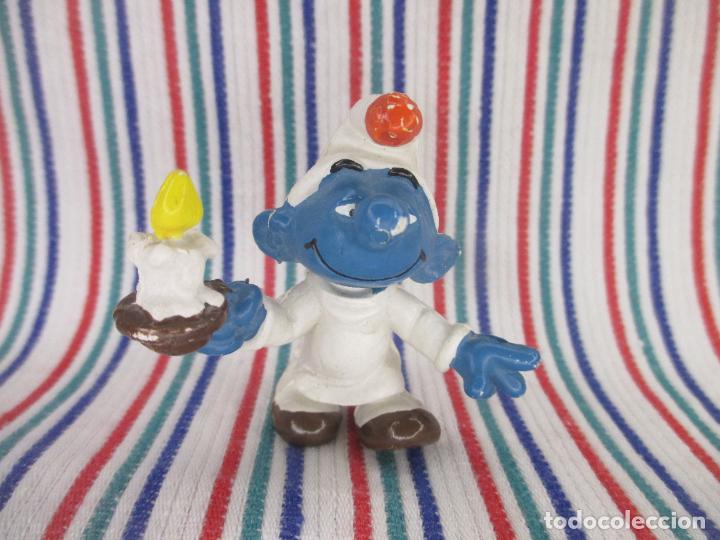 Figuras de goma y PVC: PITUFO DORMILON CON VELA, GERMANY - Foto 1