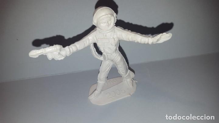 Figuras de goma y PVC: FIGURA DEL ESPACIO - Foto 1