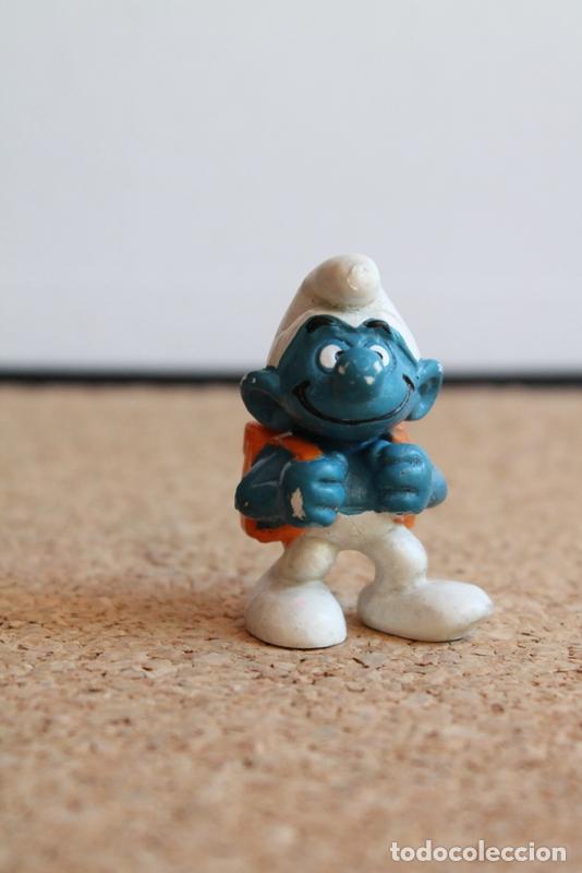Figuras de Goma y PVC: Mu&ntilde;eco de goma. Los pitufos. Pitufo estudiante. Peyo.