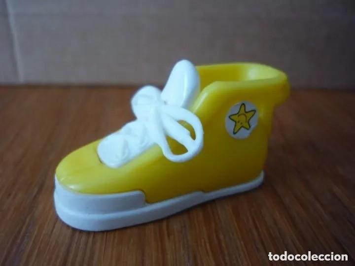 Figuras de goma Kinder: Figura Kinder - bota - Foto 1