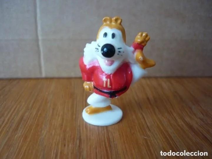 Figuras de goma Kinder: Figura Mondesir - karateca - Foto 1
