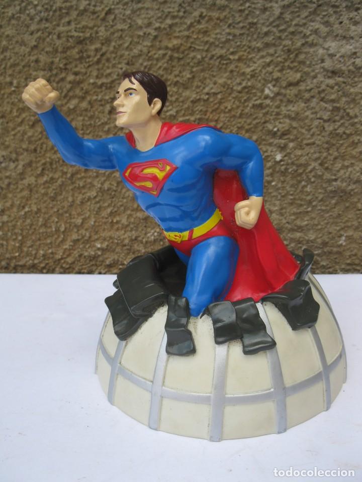 Figuras de goma y PVC: SUPERMAN - HUCHA DE PVC - BULLY - DC COMICS. - Foto 1