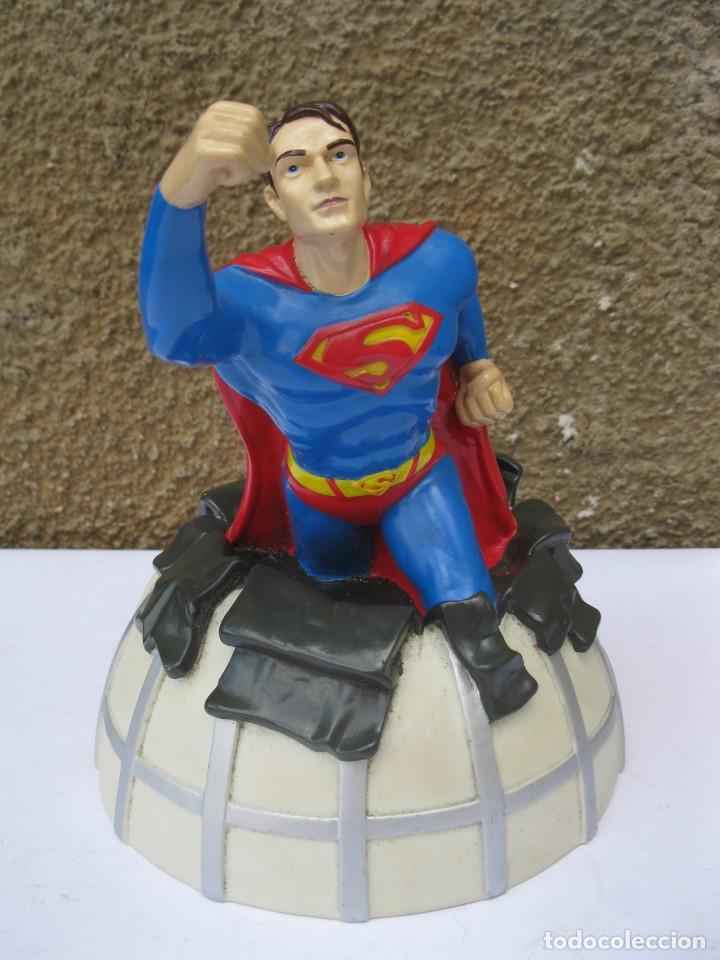 Figuras de goma y PVC: SUPERMAN - HUCHA DE PVC - BULLY - DC COMICS. - Foto 2
