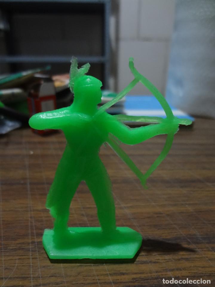 Figuras de goma y PVC: FIGURA INDIO DE COMANSI - Foto 1