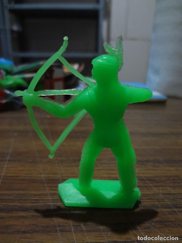 Figuras de goma y PVC: FIGURA INDIO DE COMANSI - Foto 2