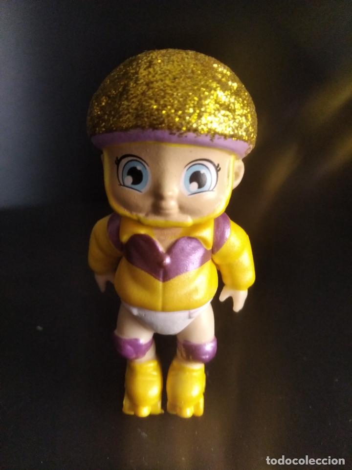 Rubber and PVC Figures: BEBE PATINADOR- FIGURA PVC COLECCIONABLE - MARCA: BABY SECRETS