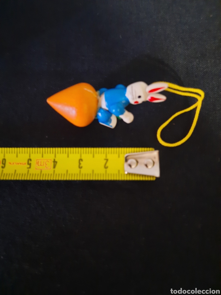 Figure di Gomma e PVC: Conejo y zanahoria huevo kinder