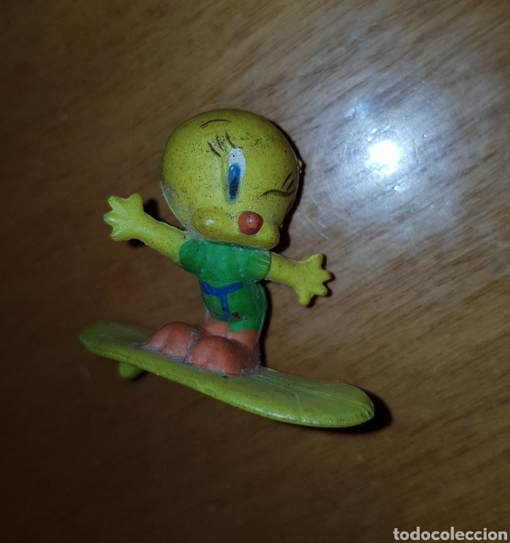 Figuras de Borracha e PVC: Figura pvc goma Piolin surfero kinder o similar Warner Bros mu&ntilde;eco colecci&oacute;n dibujos