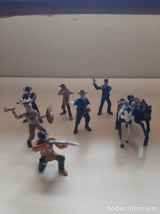 Figuras de goma y PVC: Lote figuritas - Foto 1