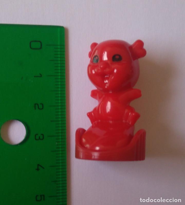 Figurines en Caoutchouc et PVC: kinder secundario tampon