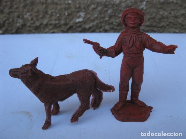 Figuras de goma y PVC: RIN TIN TIN Y EL CABO RUSTY - PIPERO. - Foto 1