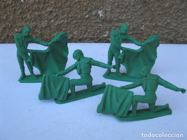 Figuras de goma y PVC: LOTE DE 4 TOREROS DE JECSAN. - Foto 1