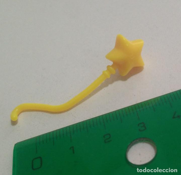 Figuras de goma Kinder: mu&ntilde;eco murcielago con estrella kinder complemento accesorio navidad - Foto 2