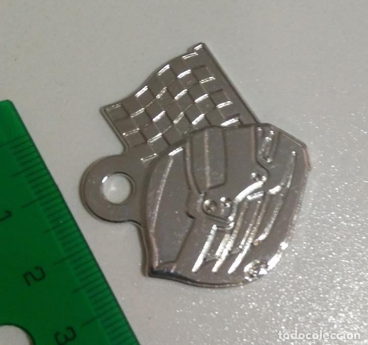 Figurines en Caoutchouc et PVC: kinder joy verano teen idols idol mu&ntilde;eco miniatura musica medalla formula 1