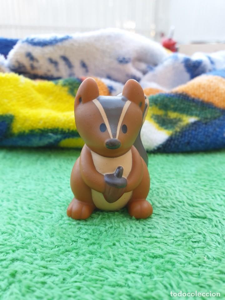 Gummi- und PVC-Figuren: Peque&ntilde;a ardilla. Ver fotos.