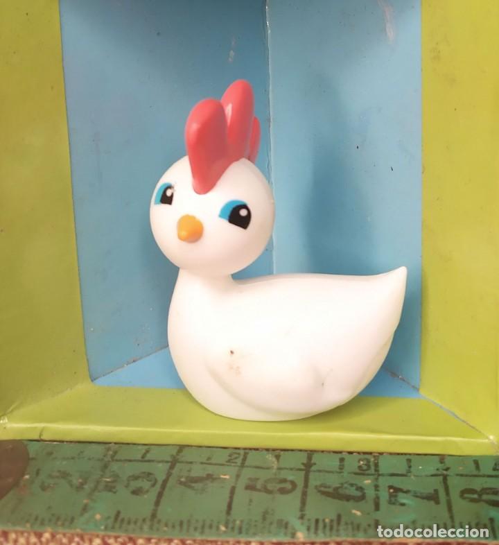 Figuras de goma y PVC: Figuras pvc pollito blanco - Foto 1