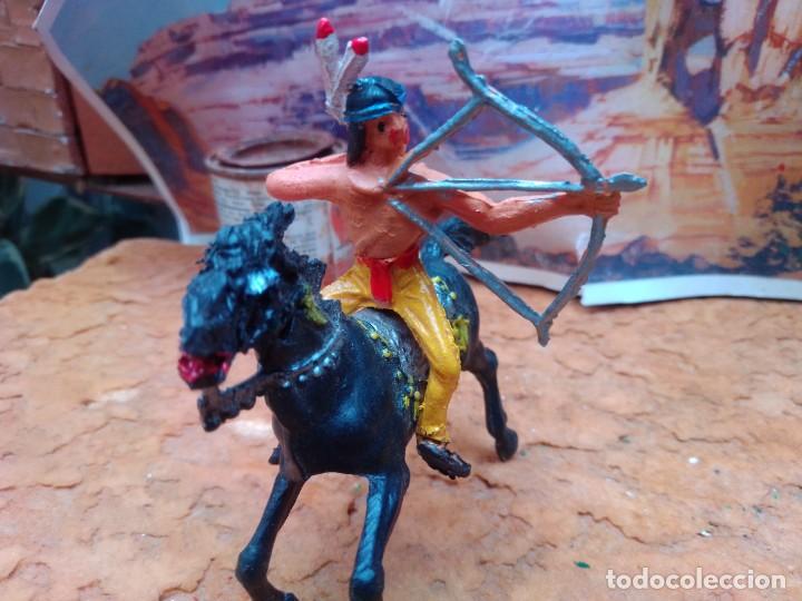 Figuras de goma y PVC: Indio con caballo de comansi - Foto 1