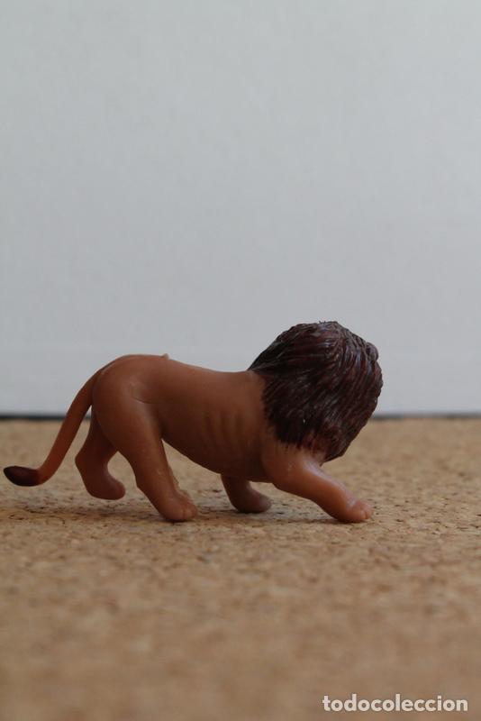 Figuras de goma y PVC: Mu&ntilde;eco de goma. Le&oacute;n. - Foto 2