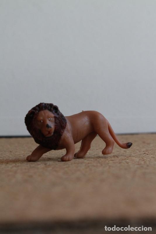 Figuras de goma y PVC: Mu&ntilde;eco de goma. Le&oacute;n. - Foto 1