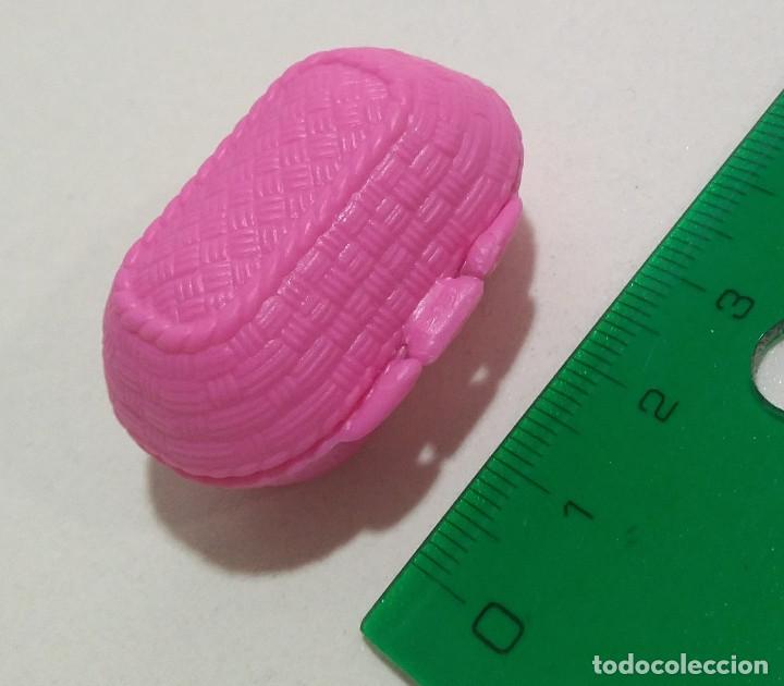 Figurines en Caoutchouc et PVC: cesta de animal kinder canasto color