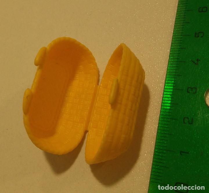 Figurines en Caoutchouc et PVC: cesta de animal kinder canasto color