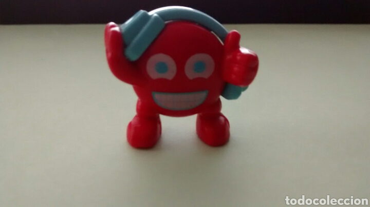 Figuras de goma Kinder: EMOJI CON AURICULARES - Foto 1