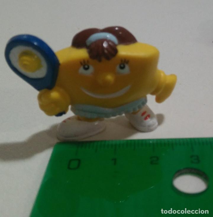 Rubber and PVC Figures: FIGURA rubio mu&ntilde;eco figurita mini antigua GOMA pvc promocional comestible findus deportes tenista
