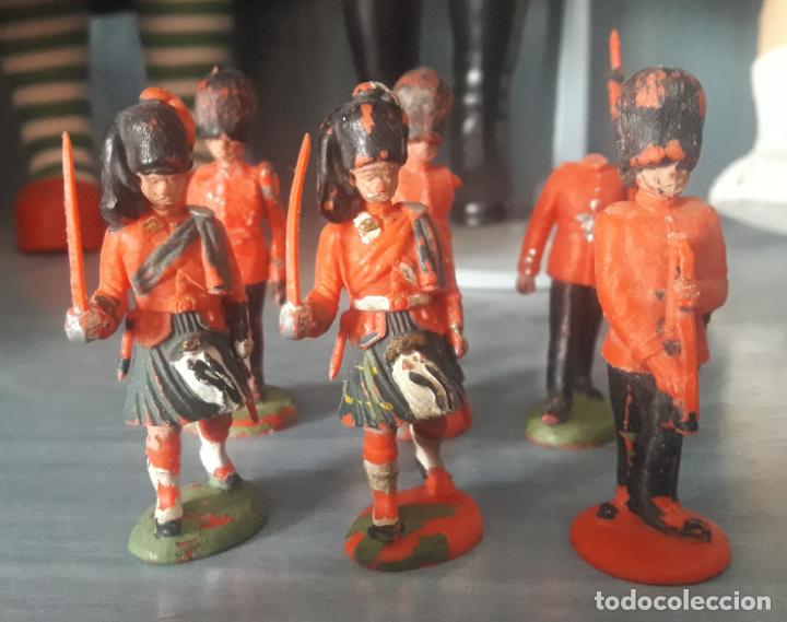 Figuras de Goma y PVC: LOTE 6 FIGURAS SOLDADOS - DESCONOZCO MARCA , LOGO EN BASE - MADE IN ENGLAND