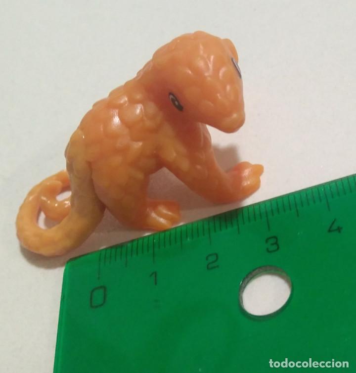 Kinder &Uuml;berraschung: FIGURA PANGOLIN ANIMAL DEL CORONAVIRUS NATOONS KINDER ANIMALES SALVAJES