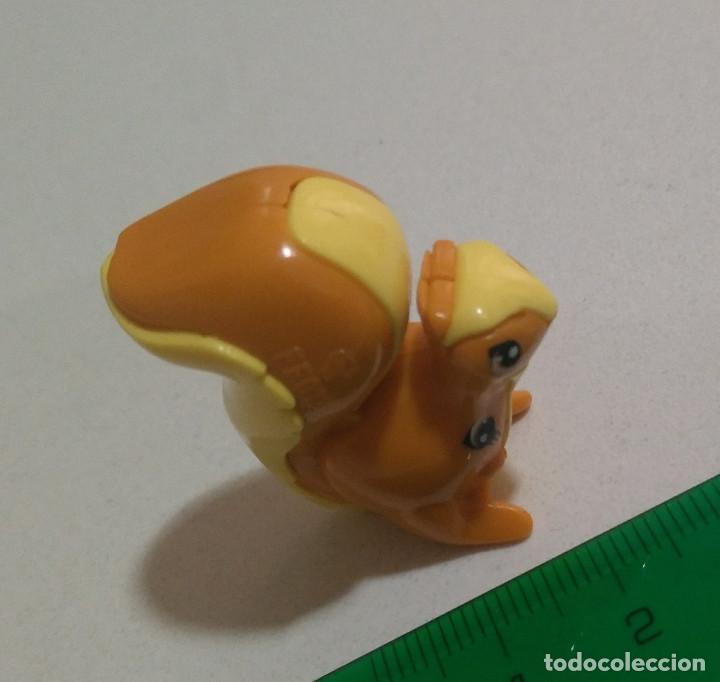 Kinder &Uuml;berraschung: ardilla doble cara kinder mu&ntilde;eco natoons double face