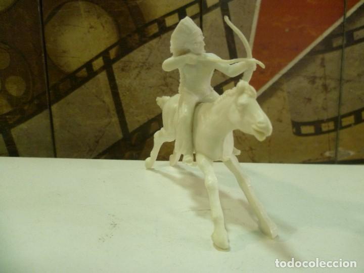 Figuras de goma y PVC: Indio a caballo con arco - Foto 1