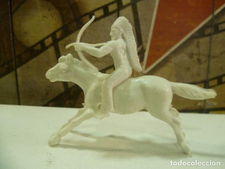 Figuras de goma y PVC: Indio a caballo con arco - Foto 2