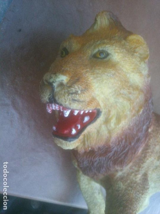 Figuras de goma y PVC: GRAN LEON PLASTICO DURO - Foto 3