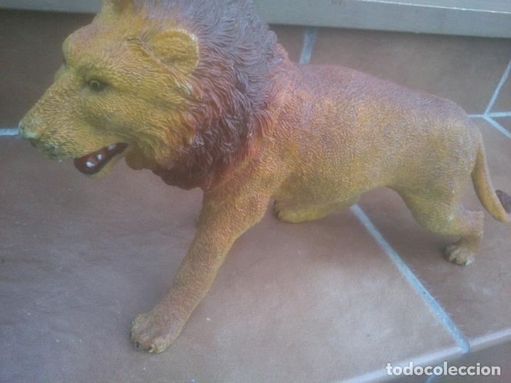 Figuras de goma y PVC: GRAN LEON PLASTICO DURO - Foto 1