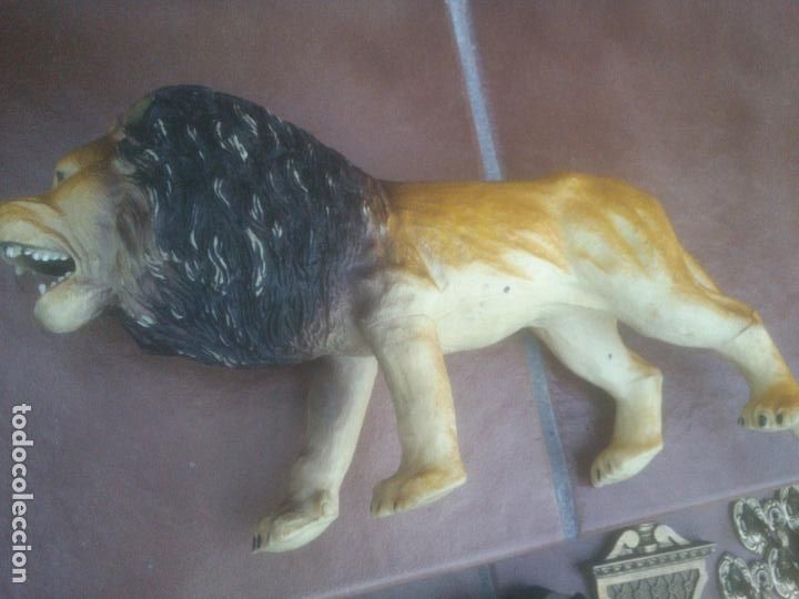 Figuras de goma y PVC: GRAN LEON GOMA - Foto 1