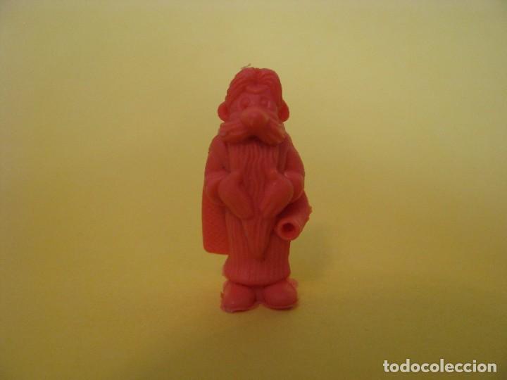 Figuras de goma y PVC: DUNKIN ASTERIX DARGAUD. DRUIDA ARBITRO. ROSA, - Foto 1