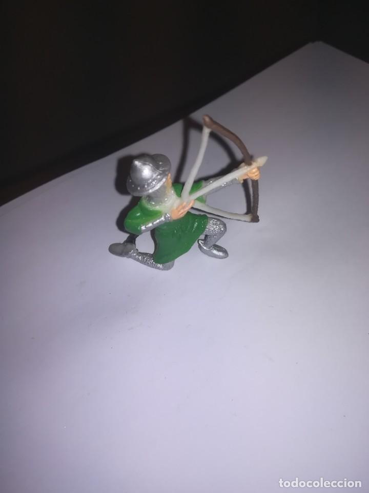 Figuras de goma y PVC: FIGURA DE PVC GUERRERO MEDIEVAL CON ARCO - Foto 1