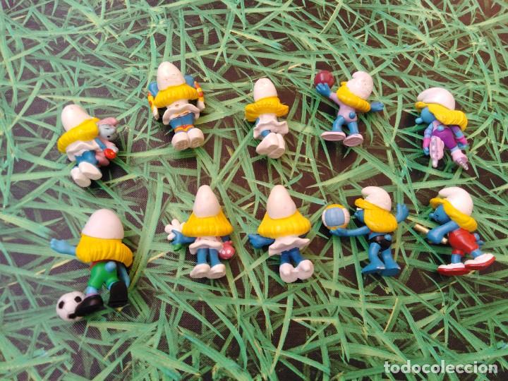 Figuras de goma y PVC: Lote Pitufinas de goma - Foto 2