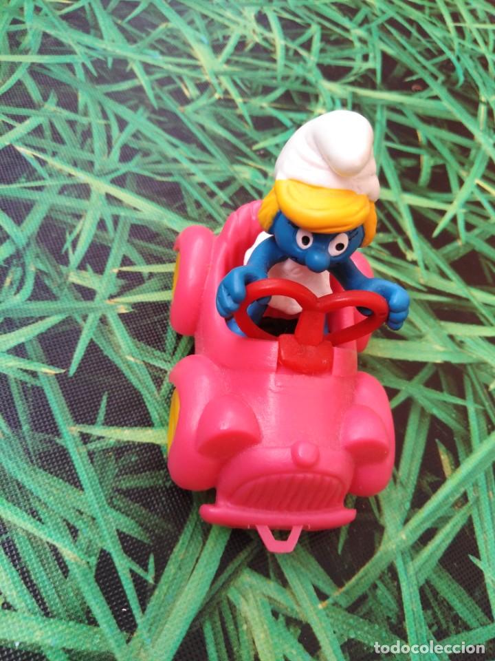 Figuras de goma y PVC: Mu&ntilde;eca goma Pitufina con coche - Foto 1