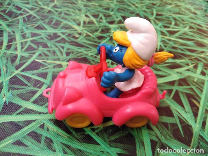 Figuras de goma y PVC: Mu&ntilde;eca goma Pitufina con coche - Foto 2