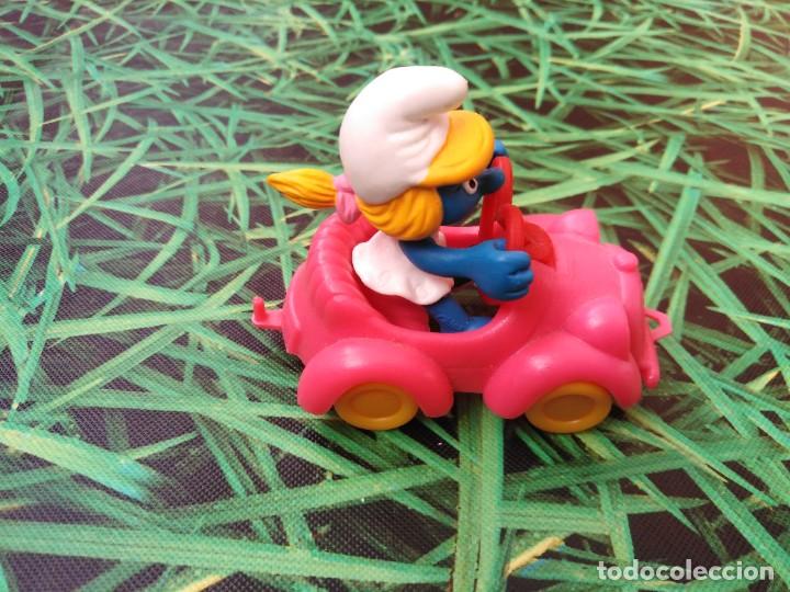 Figuras de goma y PVC: Mu&ntilde;eca goma Pitufina con coche - Foto 3