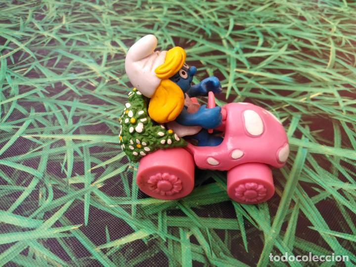 Figuras de goma y PVC: Mu&ntilde;eca goma Pitufina con coche - Foto 3